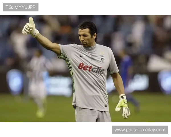 都灵客场战力不足，队长布冯之子领军